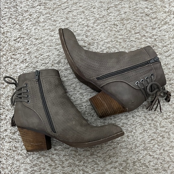 Roxy Devon Taupe Brown Textured Stacked Heel Ankle Booties - Size 9 - Picture 4 of 16